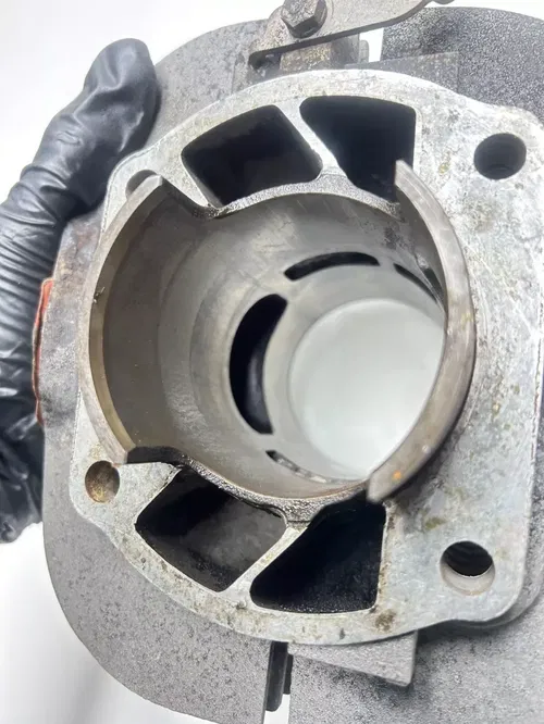 1977 77 Yamaha IT250 it 250 D OEM Cylinder Head Jug Sleeve Cap Dome READ DESC