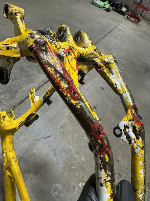 94 Honda CR80R Cr 80 r OEM VERY DAMAGED! Main Frame Body Assembly Chassis READ