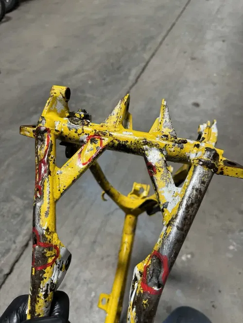 94 Honda CR80R Cr 80 r OEM VERY DAMAGED! Main Frame Body Assembly Chassis READ