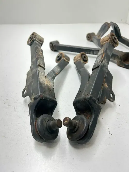 1999 99 Arctic Cat 300 4x4 OEM  Left Right Front A Arms Knuckle Hub Steering