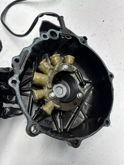 85 1985 Honda XR350R xr 350 r OEM GOOD! Stator Ignition Case Cover Cap