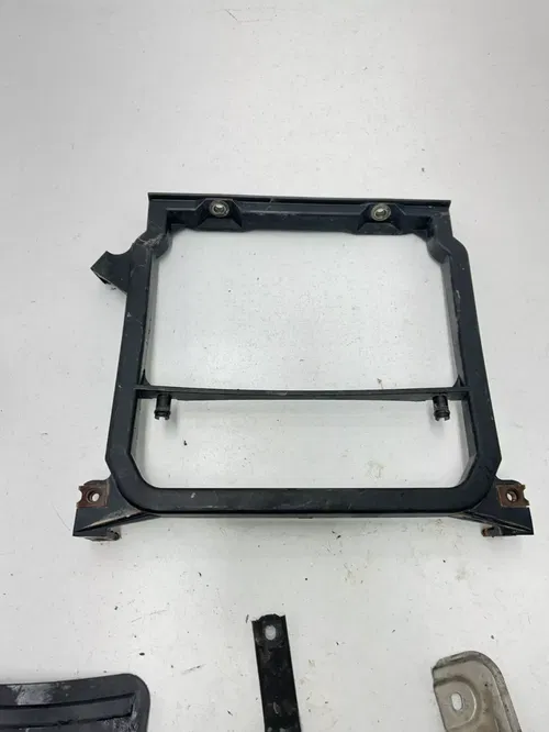 03 2003 Yamaha Kodiak 450 YFM 4x4 OEM Fender Support Bracket Mount Guard Mount
