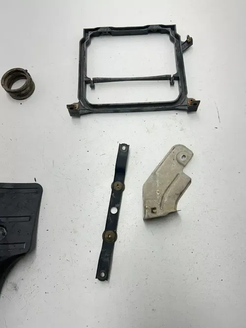 03 2003 Yamaha Kodiak 450 YFM 4x4 OEM Fender Support Bracket Mount Guard Mount