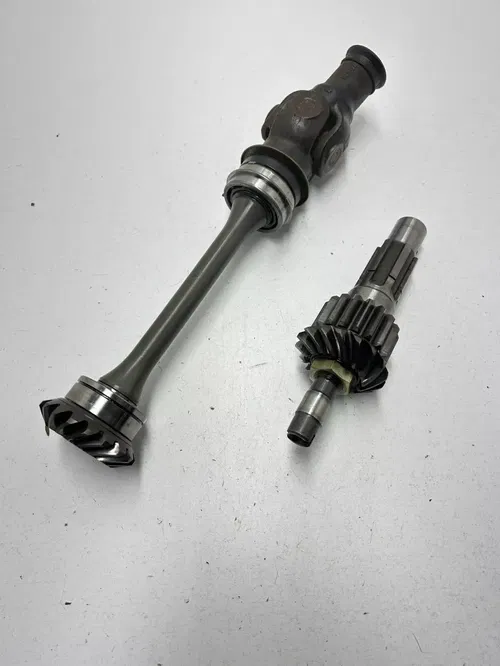 1999 99 Arctic Cat 300 4x4 OEM Output Drive Shaft Driveshaft Bevel Gears Trans