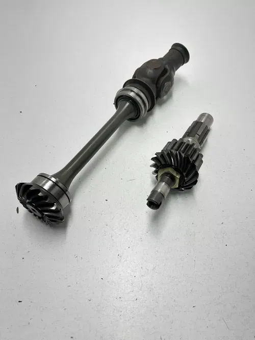 1999 99 Arctic Cat 300 4x4 OEM Output Drive Shaft Driveshaft Bevel Gears Trans