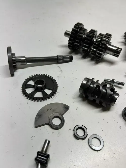 2002 02 Honda CRF450R Crf 450 r OEM GOOD Trans Transmission Gear Shaft Fork Drum