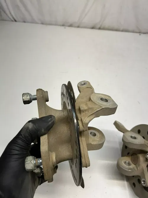 09 2009 Arctic Cat 250 2x4 Front Left Right Spindle Hub Knuckle Lug Disc Brake