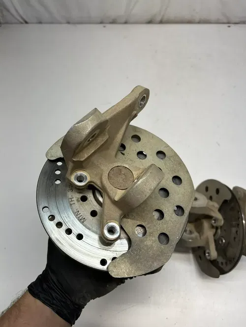 09 2009 Arctic Cat 250 2x4 Front Left Right Spindle Hub Knuckle Lug Disc Brake