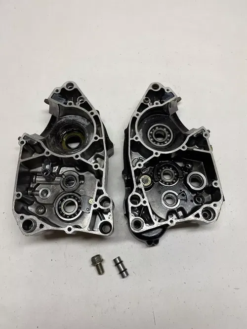 1996 96 Yamaha RT180 RT 180 rt GOOD! Case Cases L R Motor Engine Drain Bolt