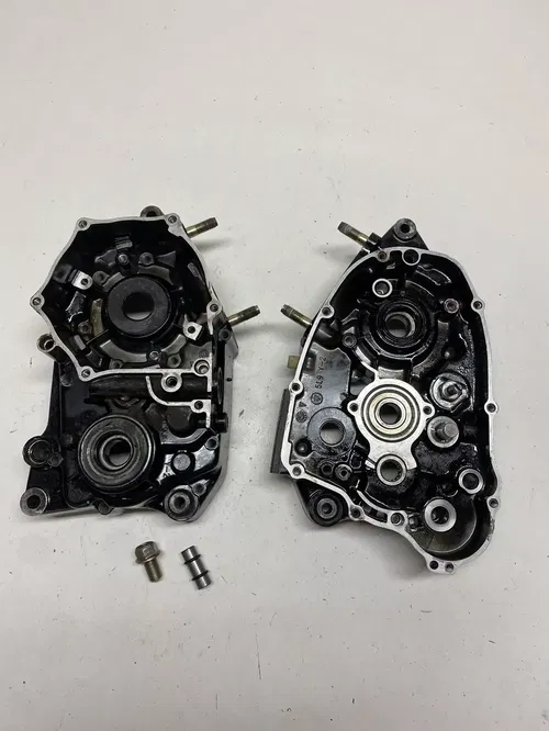 1996 96 Yamaha RT180 RT 180 rt GOOD! Case Cases L R Motor Engine Drain Bolt