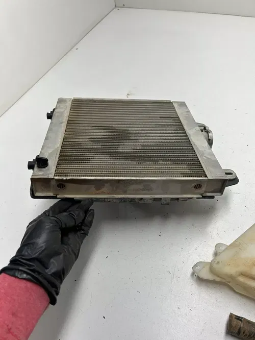 04 2004 Polaris Scrambler 500 4x4 OEM GOOD! Radiator Rad Fan Assembly Tubes Tank