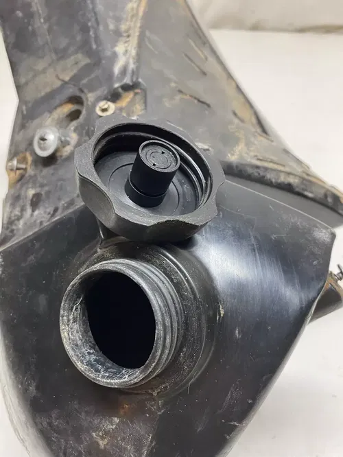 2000 KTM 125EXC ktm 125 exc GOOD Gas Tank Fuel Cell Cap Petcock Free Ship