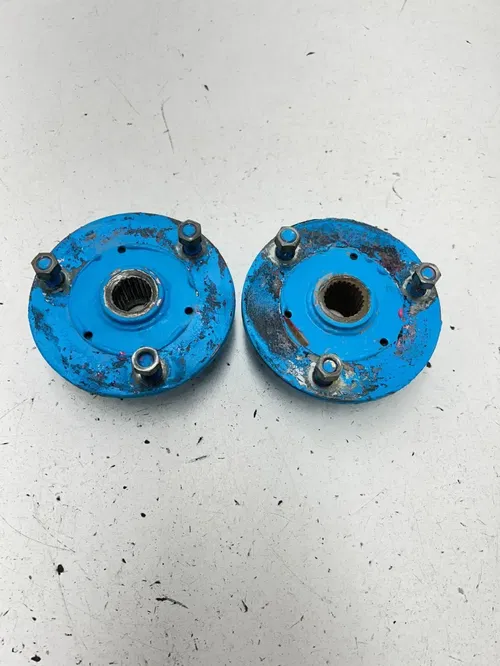 84 1984 Yamaha Tri Moto 225 DX YTM225DXL OEM Rear Back Wheel Hub Lugs Hubs Lug