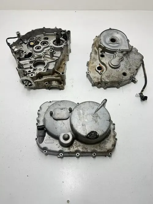 2004 Suzuki Eiger 400 LTF 4x4 OEM GOOD Crankcase Case Engine Motor Stator READ D