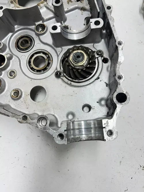 2004 Suzuki Eiger 400 LTF 4x4 OEM GOOD Crankcase Case Engine Motor Stator READ D