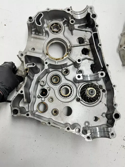 2004 Suzuki Eiger 400 LTF 4x4 OEM GOOD Crankcase Case Engine Motor Stator READ D