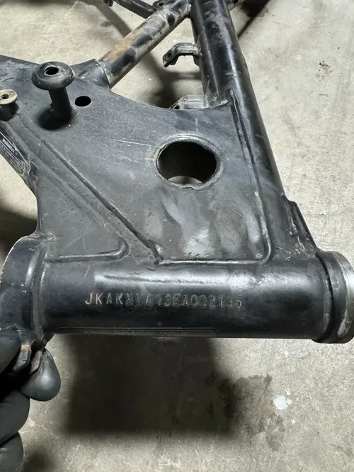 1984 84 Kawasaki KX500 Kx 500 OEM Main Frame Body Assembly Chassis READ DESCRIPT