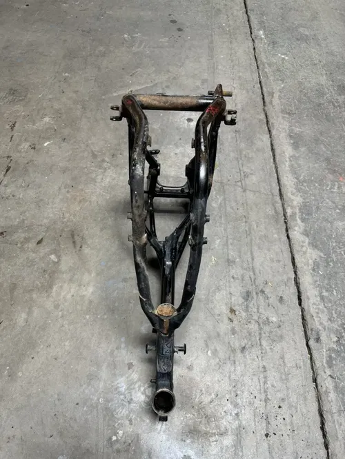 1984 84 Kawasaki KX500 Kx 500 OEM Main Frame Body Assembly Chassis READ DESCRIPT
