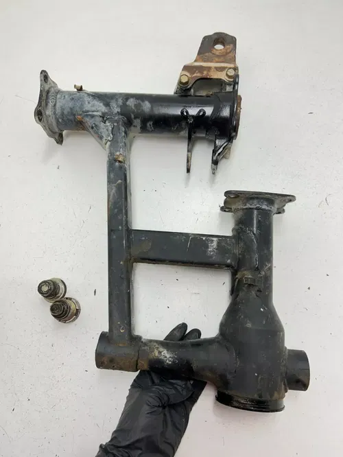 2001 Honda Rancher 350 TRX350TE Te 2x4 OEM Swing Arm Swingarm Pivot Axle Carrier