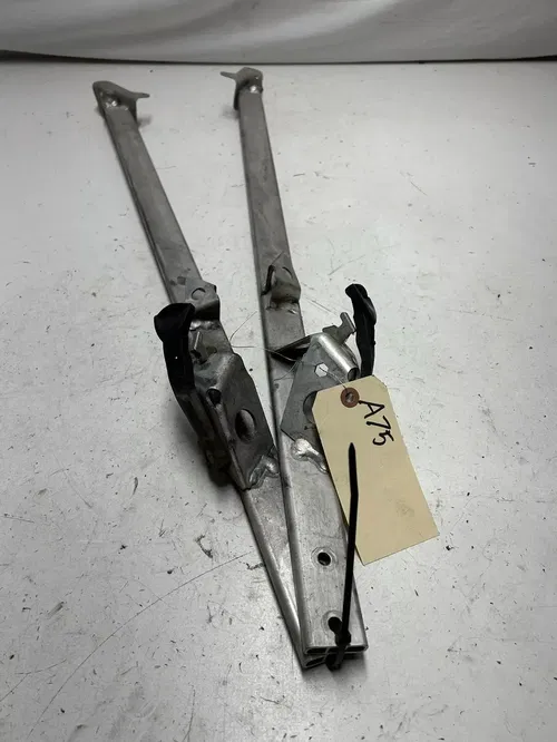 2004 04 Ski-doo Summit 800 Highmark 151" OEM LOT Frame Pyramid Bracket Bar Mount