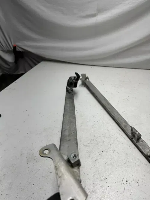 2004 04 Ski-doo Summit 800 Highmark 151" OEM LOT Frame Pyramid Bracket Bar Mount