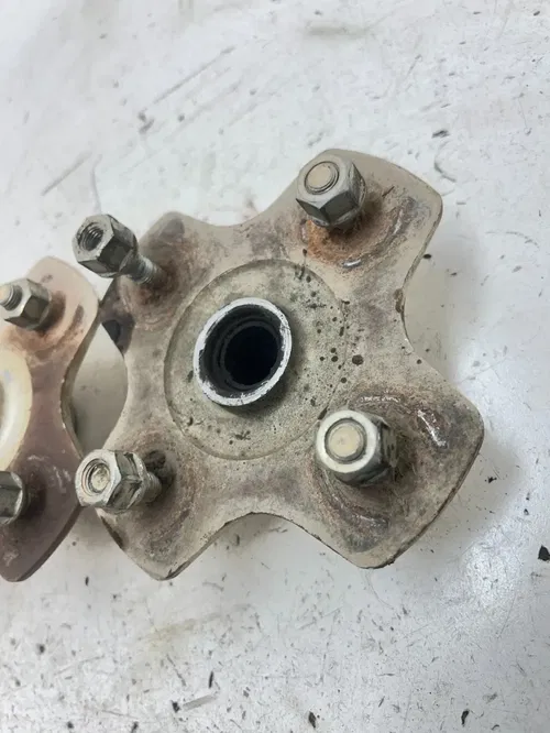 03 2003 Honda Foreman 450 TRX450FM OEM Set Rear Back Hubs Hub Lugs Left Right