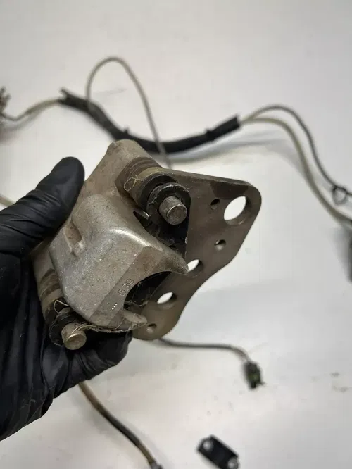 2006 POLARIS SPORTSMAN 500 HO EFI 4x4 OEM GOOD! Front Brake Caliper Master Line