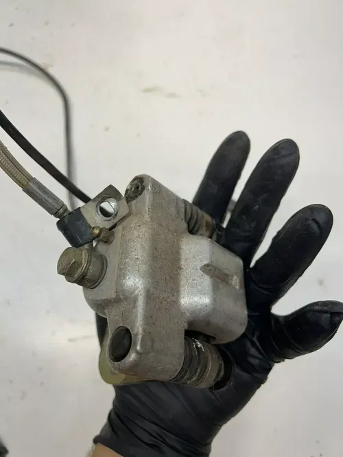 2006 POLARIS SPORTSMAN 500 HO EFI 4x4 OEM GOOD! Front Brake Caliper Master Line