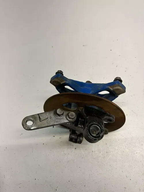 1990 90 SUZUKI LT500R lt 500 r Quadzilla Front Left Hub Spindle Knuckle READ DES