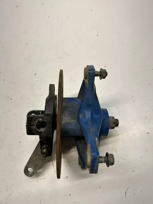 1990 90 SUZUKI LT500R lt 500 r Quadzilla Front Left Hub Spindle Knuckle READ DES