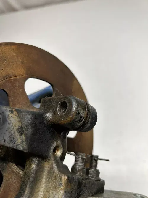 1990 90 SUZUKI LT500R lt 500 r Quadzilla Front Left Hub Spindle Knuckle READ DES