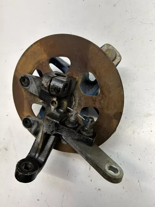 1990 90 SUZUKI LT500R lt 500 r Quadzilla Front Left Hub Spindle Knuckle READ DES