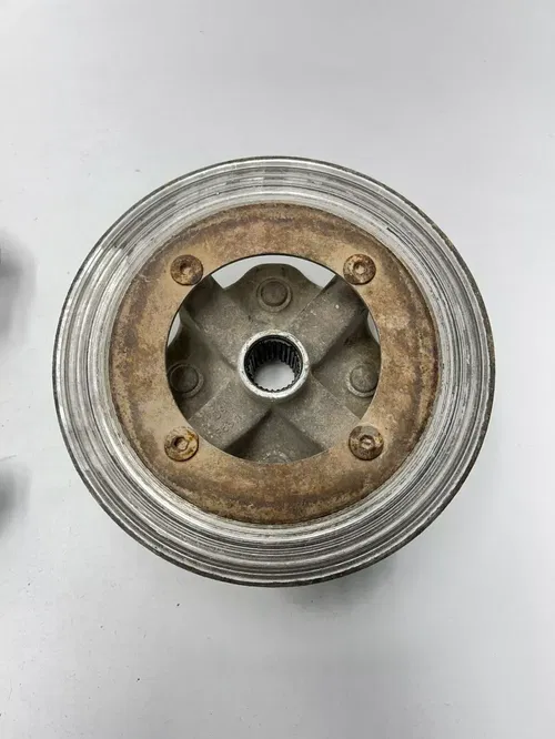 05 2005 Yamaha Kodiak 450 IRS 4x4 OEM Rear Left Knuckle Hub Mount Spindle Lug