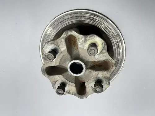 05 2005 Yamaha Kodiak 450 IRS 4x4 OEM Rear Left Knuckle Hub Mount Spindle Lug