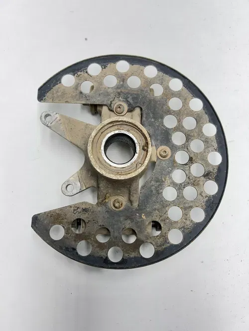 05 2005 Yamaha Kodiak 450 IRS 4x4 OEM Rear Left Knuckle Hub Mount Spindle Lug