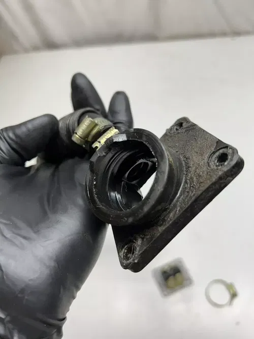 1990 90 Yamaha RT180 RT 180 rt OEM LOT Intake Boot Reed Cage Air Canister Line#2