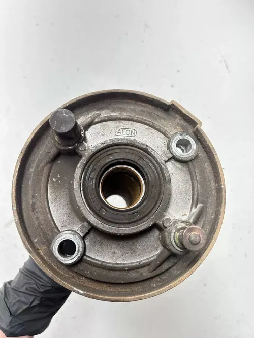 03 2003 Polaris Sportsman 90 2 Stroke 2x4 OEM Rear End Axle Hub Carrier Brake