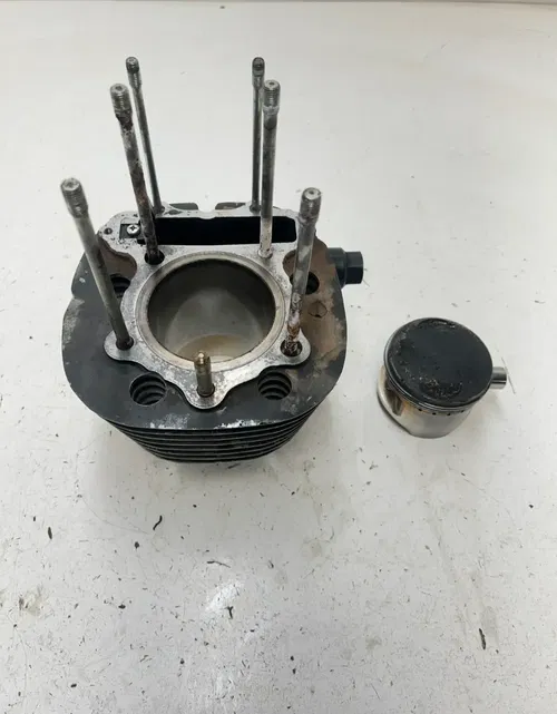 78 1978 Yamaha XT 500 Enduro 500 OEM GOOD! Cylinder Head Jug Sleeve Piston Bolts