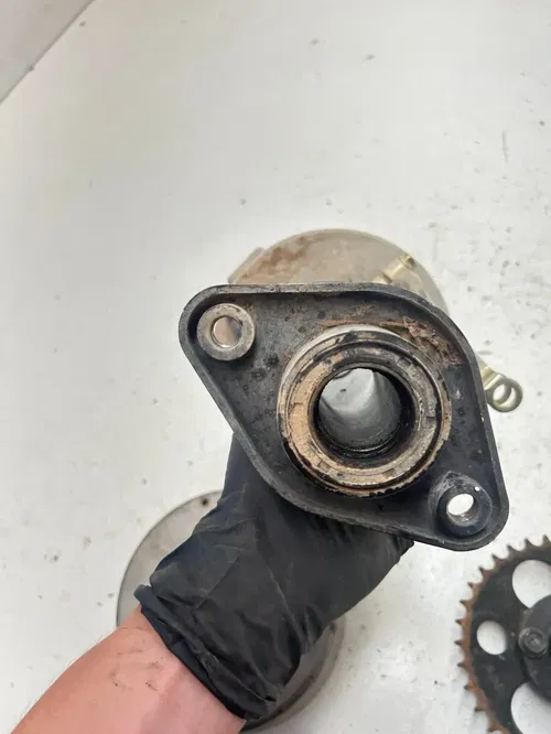 02 2002 Polaris Scrambler 90 2 Stroke OEM Rear Axle Carrier Brake Drum Spro READ