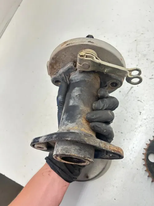02 2002 Polaris Scrambler 90 2 Stroke OEM Rear Axle Carrier Brake Drum Spro READ