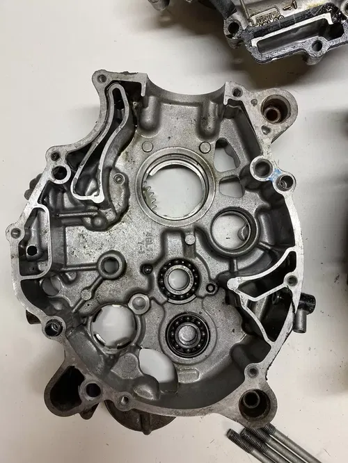 2002 02 YAMAHA TTR90 ttr 90 Crankcase Cases L R Cover Head Studs Case Free Ship