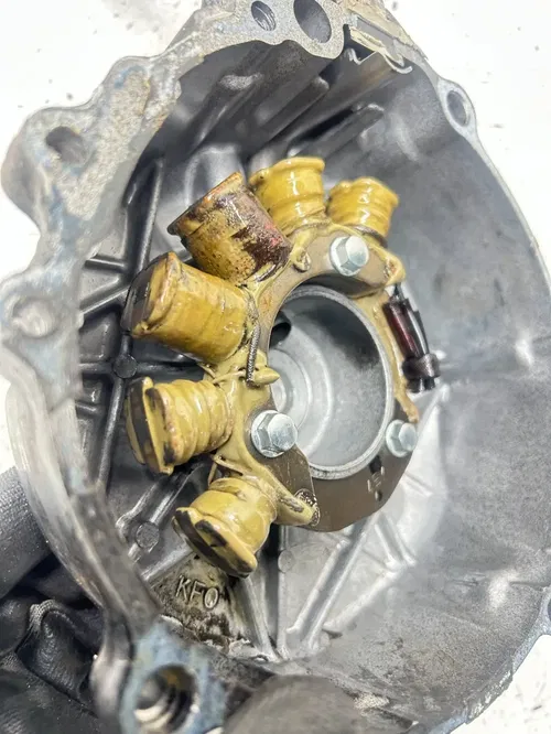 85 1985 Honda XR350R Xr 350 r OEM Side Engine Stator Generator Cover Guard
