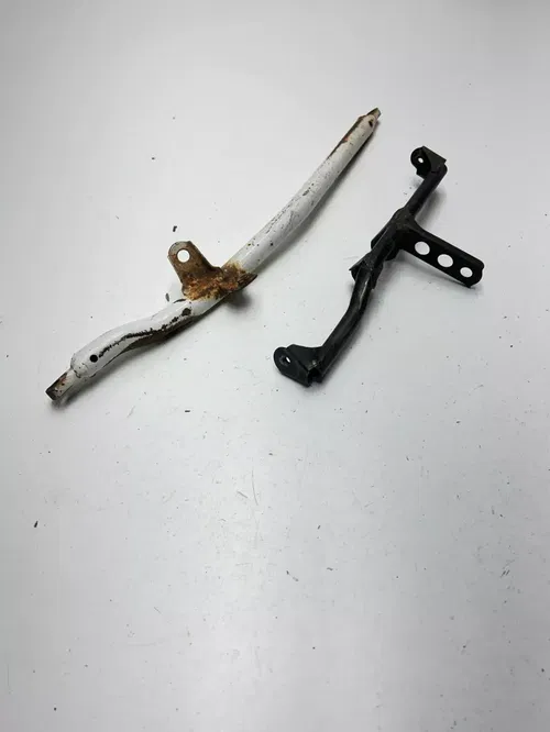 1989 89 Yamaha YZ125 Yz 125 OEM  Radiator Frame Mount Bar Support
