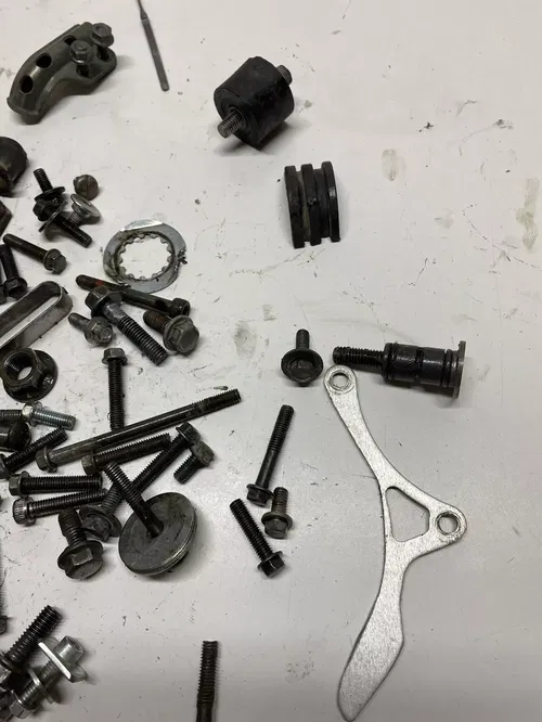 2005 05 YAMAHA YZ450F yz450f Nuts Bolts Hardware Lot Rubber Case Saver Dipstick