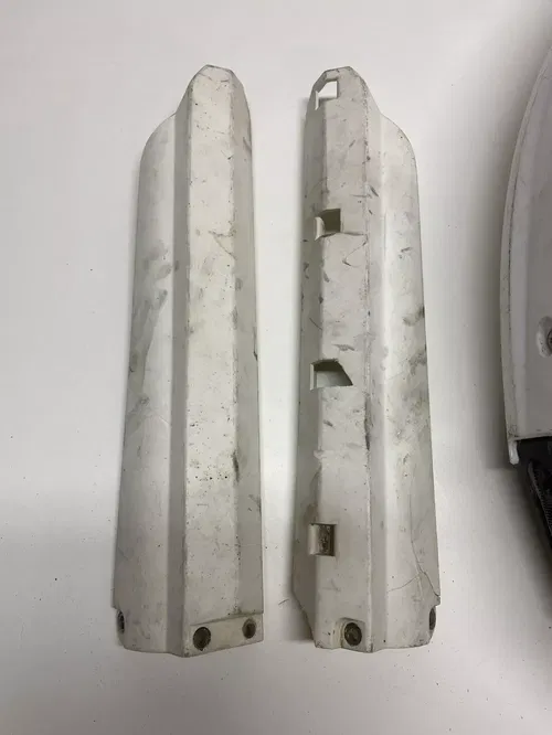94 1994 YAMAHA YZ250 YZ 250 FRONT FENDER FORK GUARD SLEEVE USED FREE US SHIP
