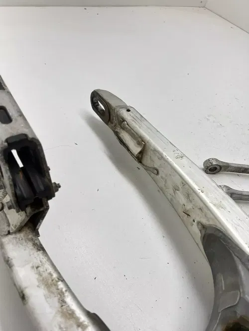 2007 Yamaha Yz450f YZ 450 F OEM Swingarm Swing Arm Guide Linkage Dog Bone READ