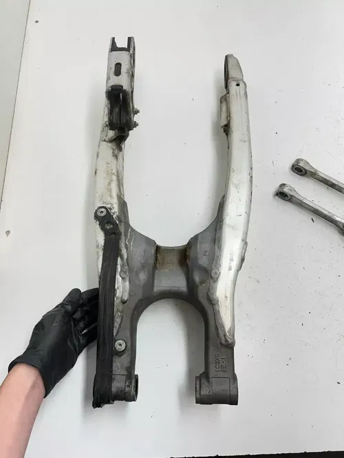 2007 Yamaha Yz450f YZ 450 F OEM Swingarm Swing Arm Guide Linkage Dog Bone READ
