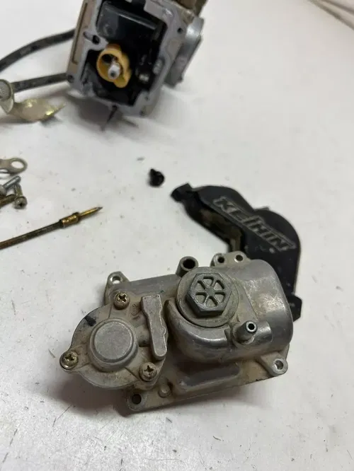 2004 04 HONDA CRF250R crf 250 r OEM carb carburetor NEEDS CLEANED/REBUILT #2