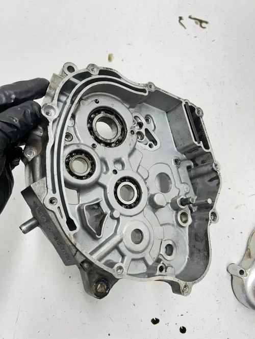 01 2001 Yamaha TTR125 Ttr 125 OEM Crankcase Cases Engine Motor Clutch Cover READ