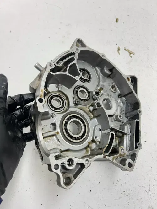 01 2001 Yamaha TTR125 Ttr 125 OEM Crankcase Cases Engine Motor Clutch Cover READ